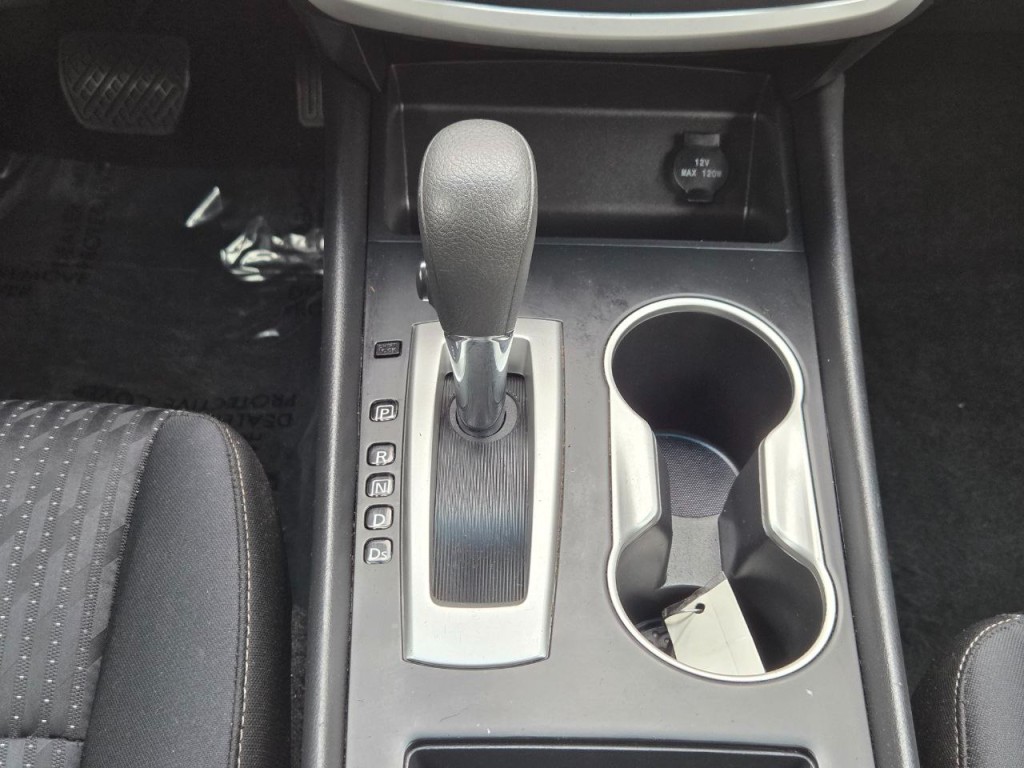 2016 Nissan Altima Image 24