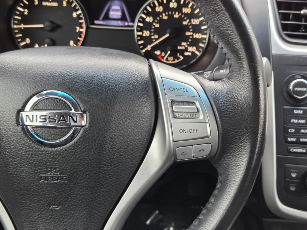 2016 Nissan Altima Image 28