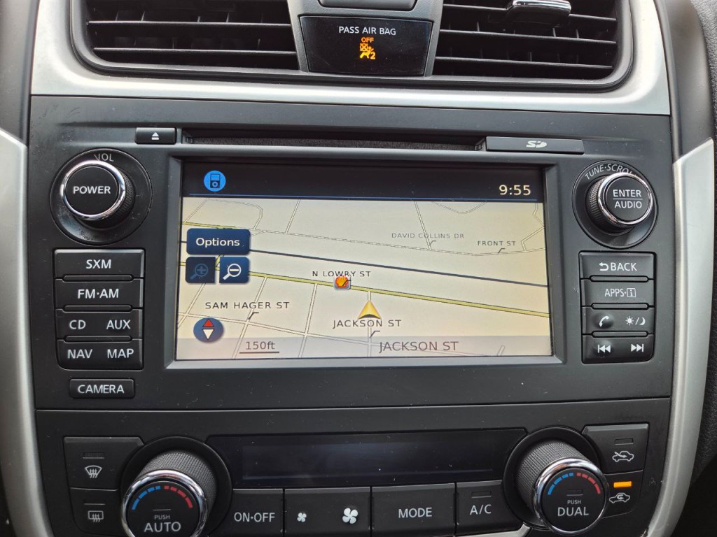 2016 Nissan Altima Image 30