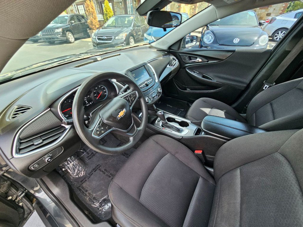 2018 Chevrolet Malibu Image 12