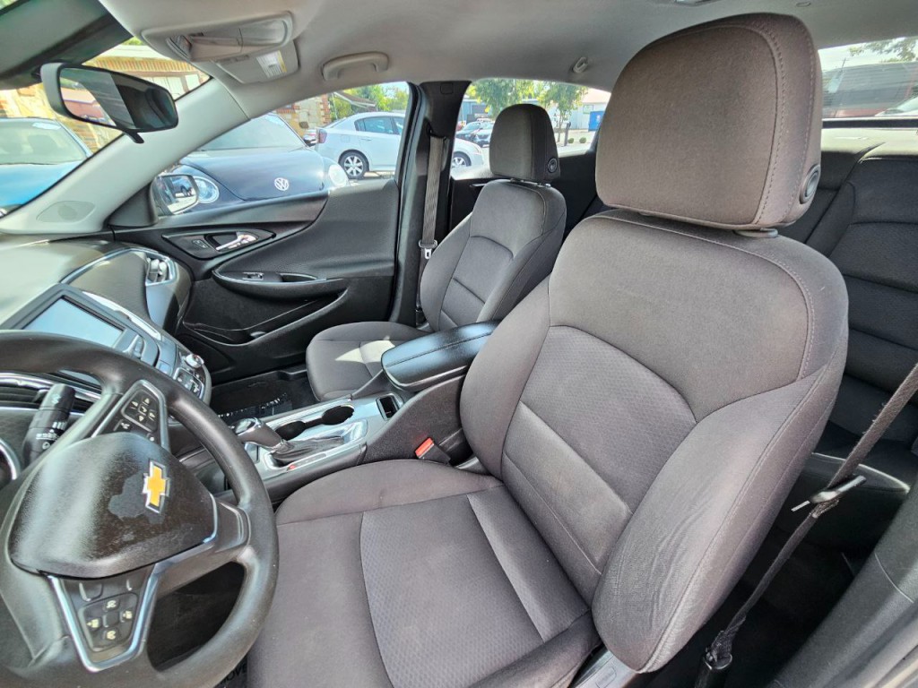 2018 Chevrolet Malibu Image 13