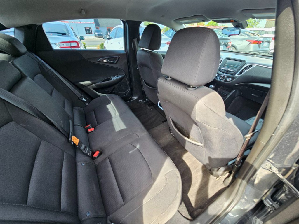 2018 Chevrolet Malibu Image 16