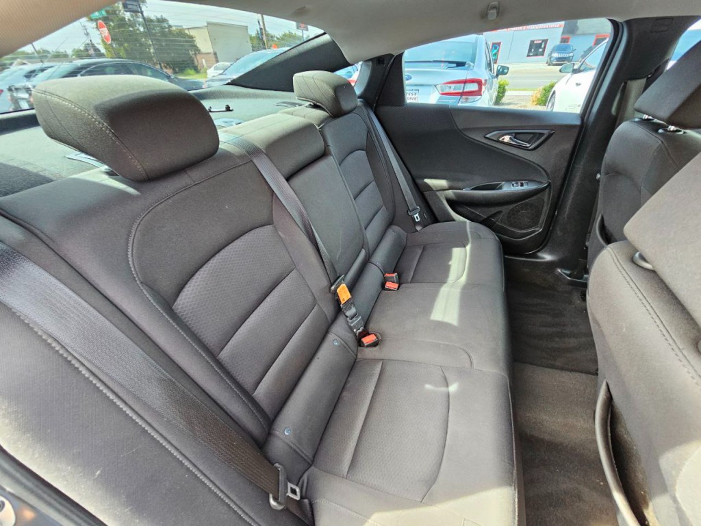 2018 Chevrolet Malibu Image 17