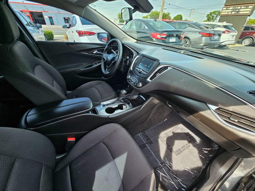 2018 Chevrolet Malibu Image 18