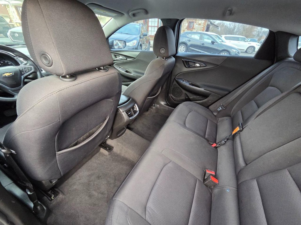 2018 Chevrolet Malibu Image 14