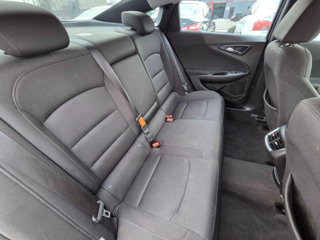 2018 Chevrolet Malibu Image 17