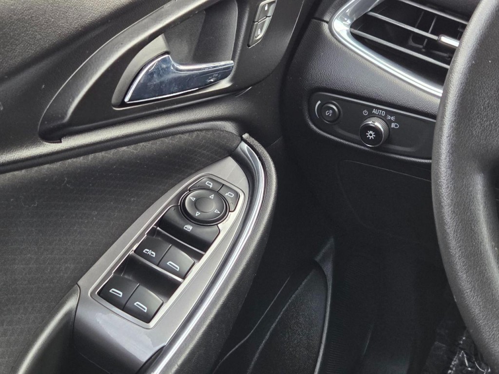 2018 Chevrolet Malibu Image 27