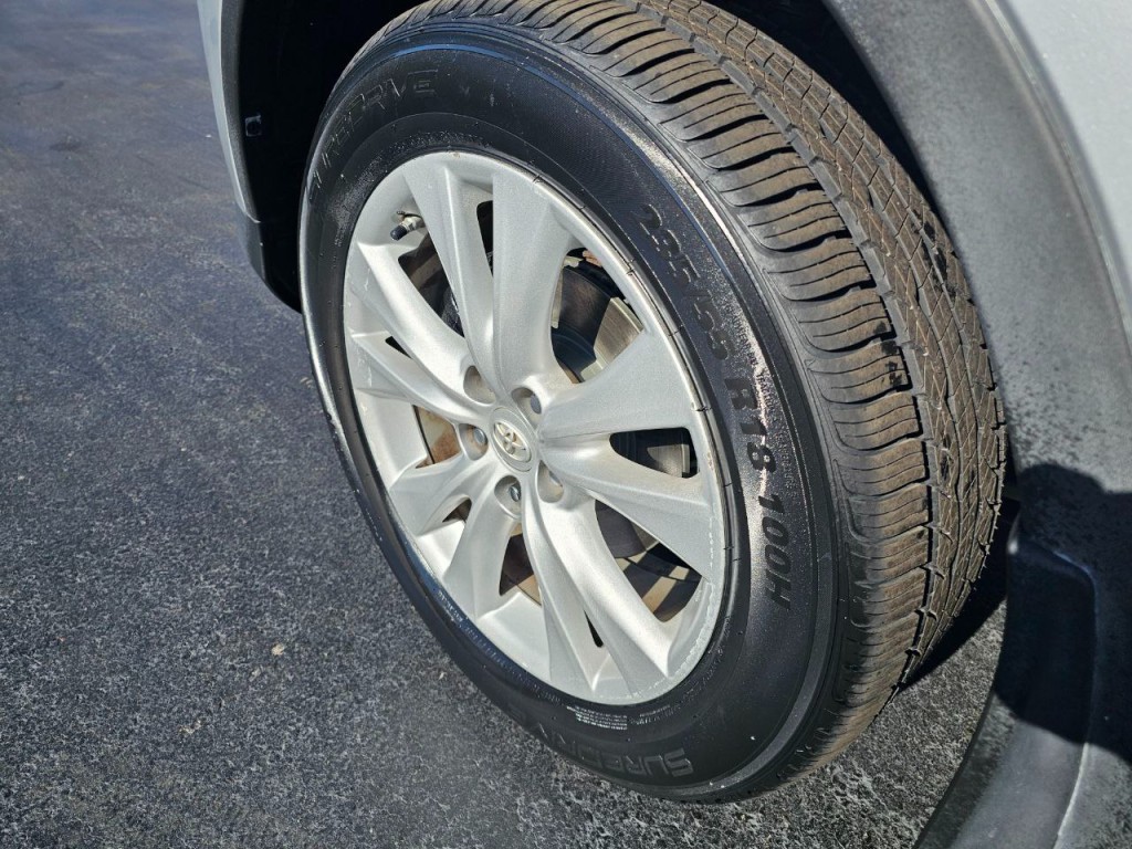 2015 Toyota Rav4 Image 11