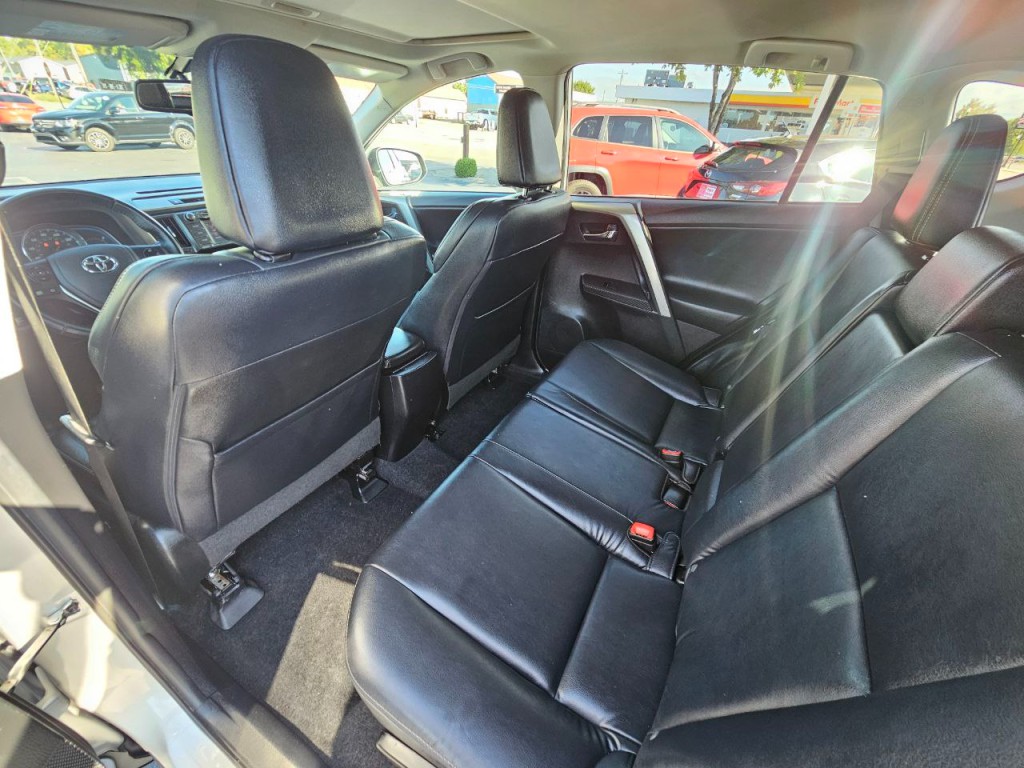 2015 Toyota Rav4 Image 14