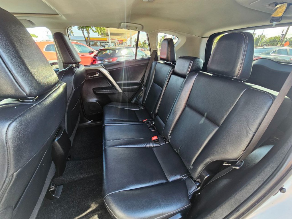 2015 Toyota Rav4 Image 15