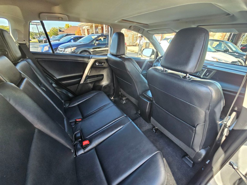2015 Toyota Rav4 Image 16