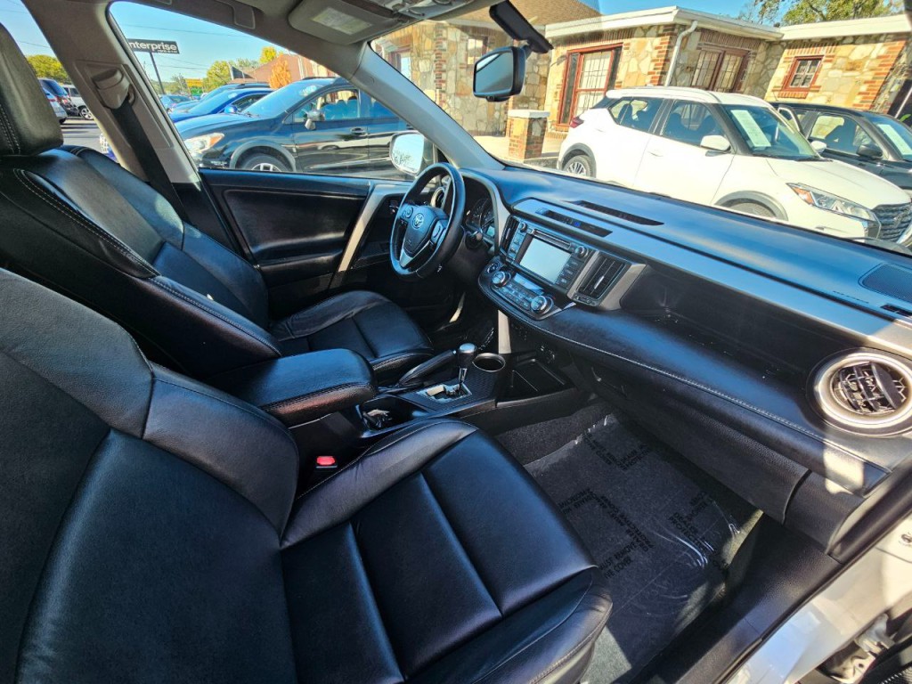 2015 Toyota Rav4 Image 18