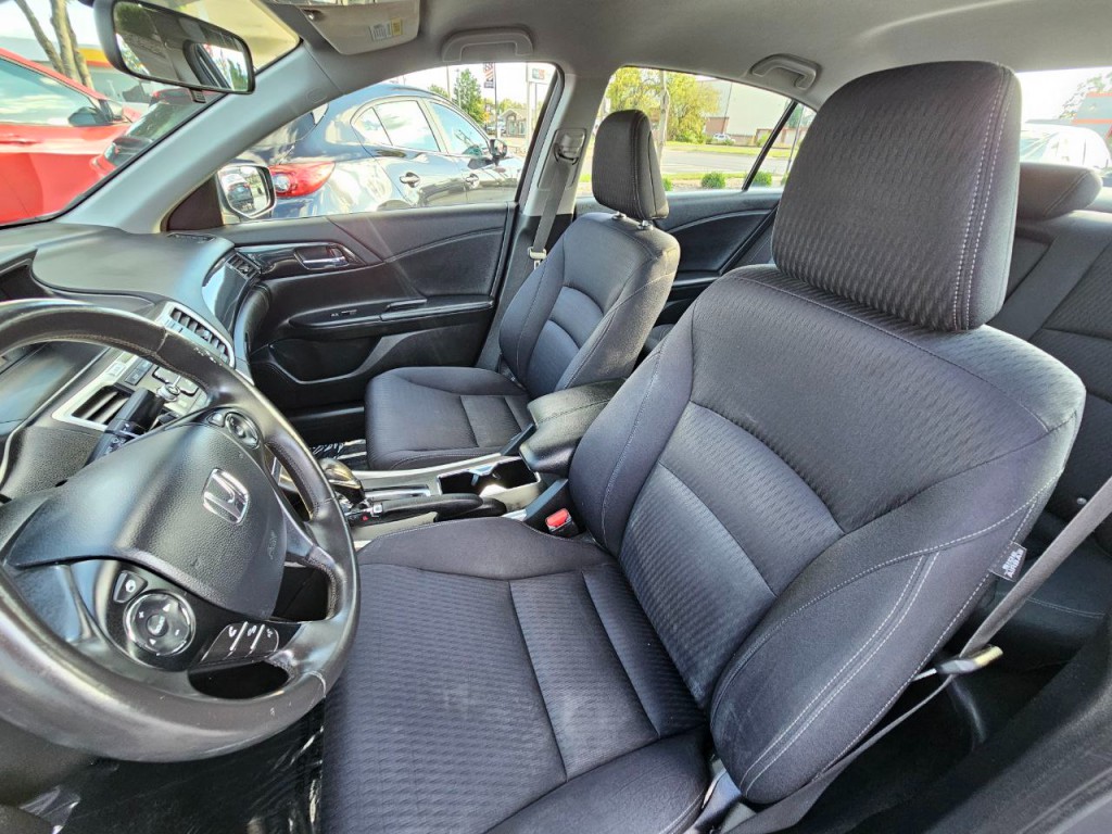 2015 Honda Accord Image 12