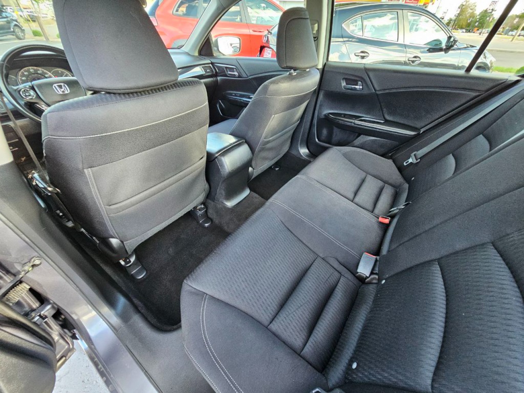 2015 Honda Accord Image 14