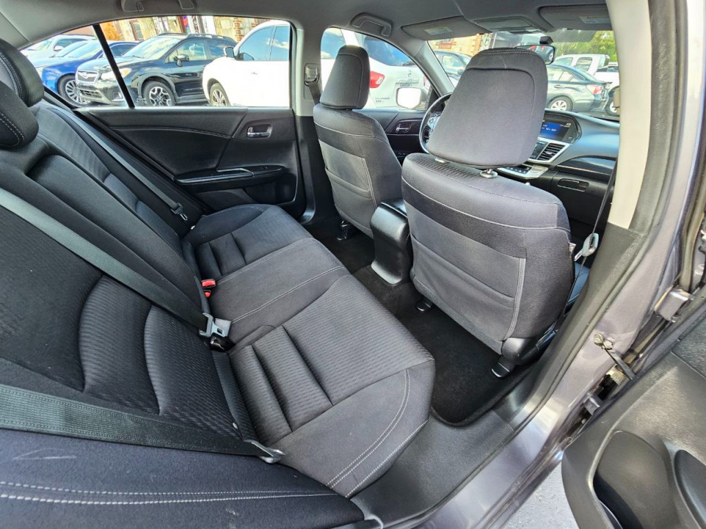 2015 Honda Accord Image 16