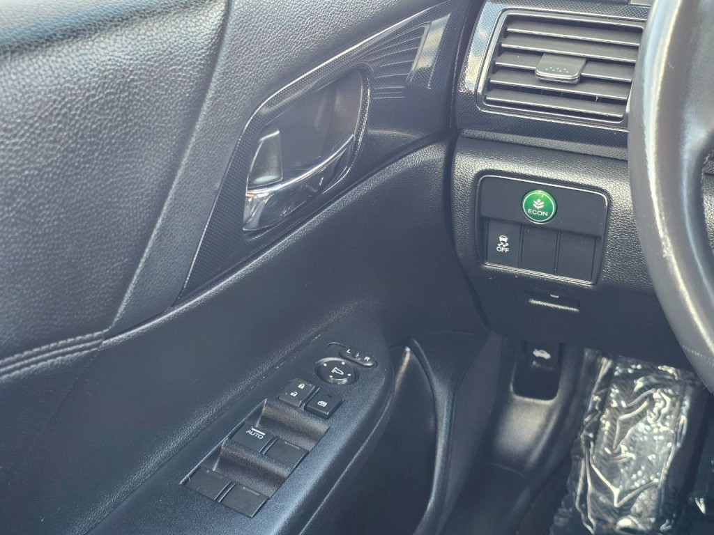 2015 Honda Accord Image 26