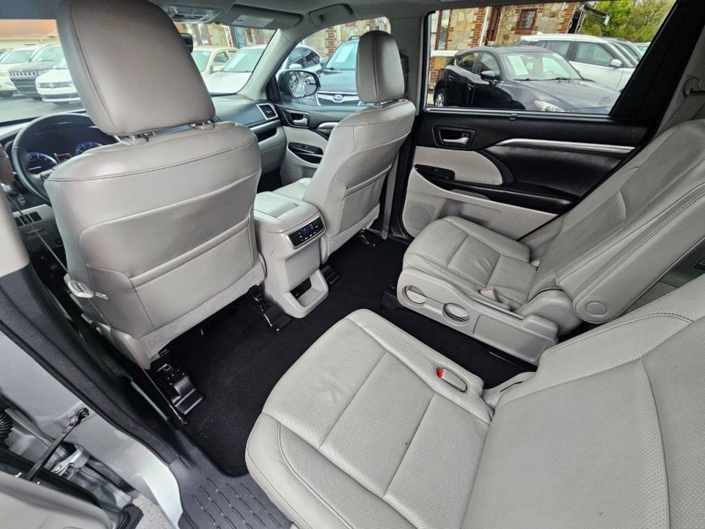 2018 Toyota Highlander Image 14