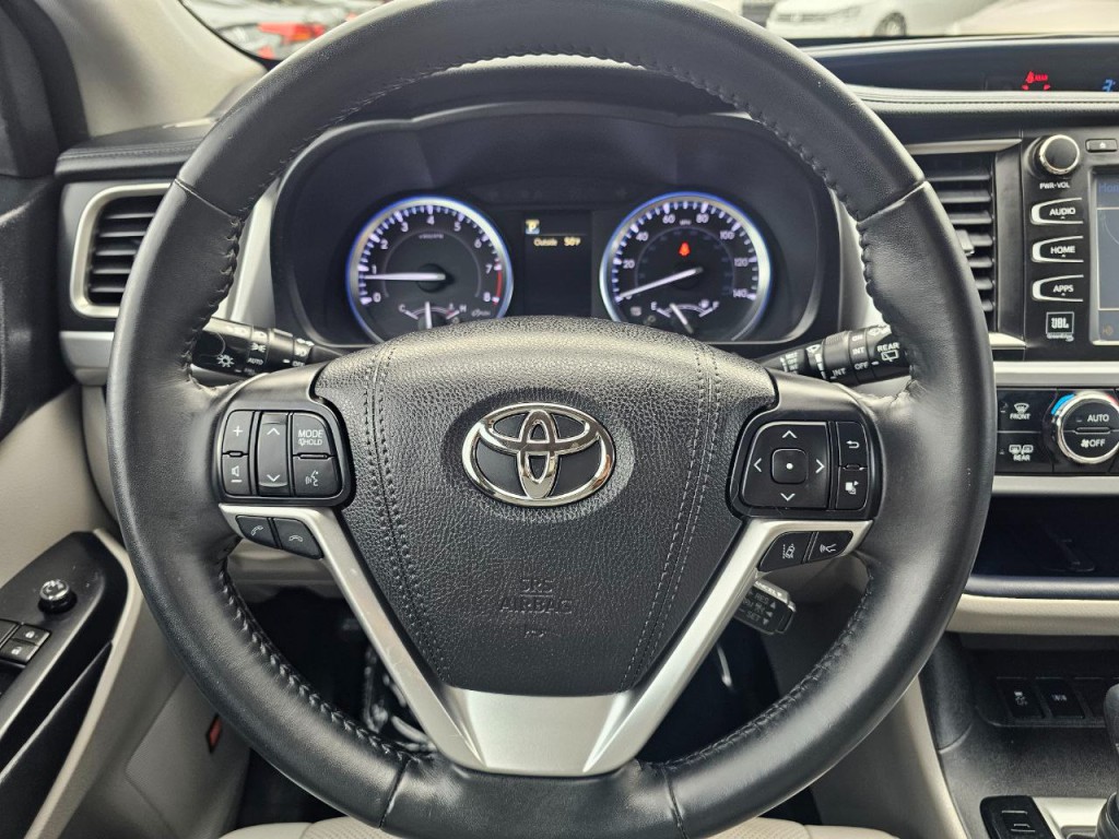 2018 Toyota Highlander Image 27