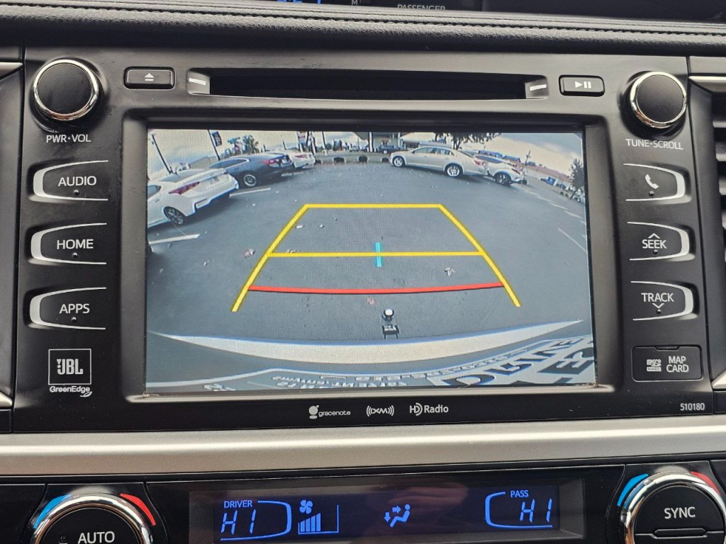 2018 Toyota Highlander Image 30