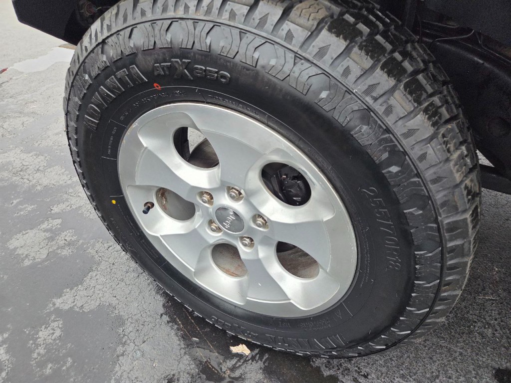 2013 Jeep Wrangler Image 9