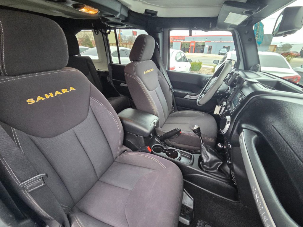 2013 Jeep Wrangler Image 17