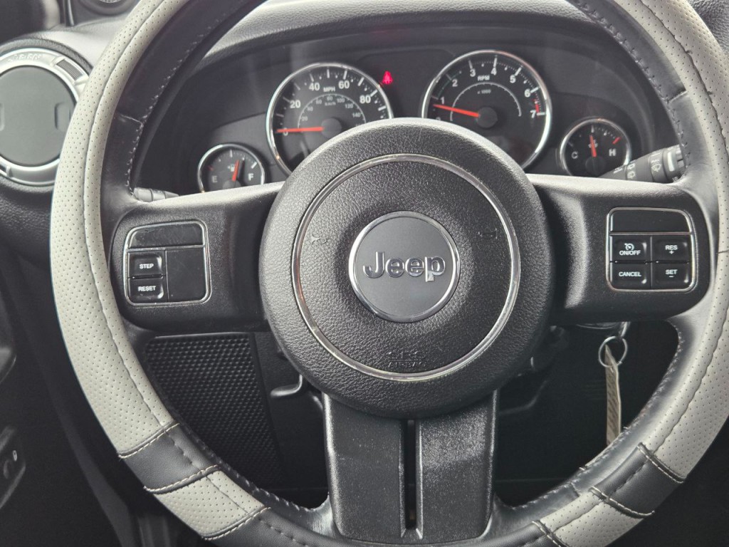 2013 Jeep Wrangler Image 22