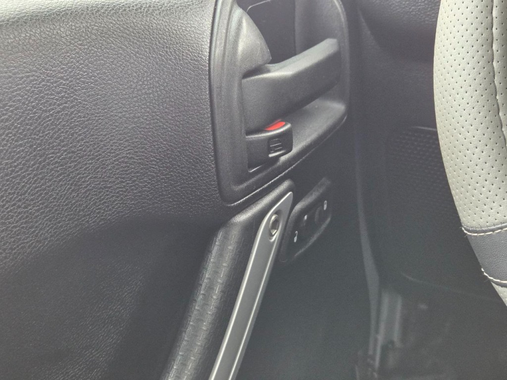 2013 Jeep Wrangler Image 25