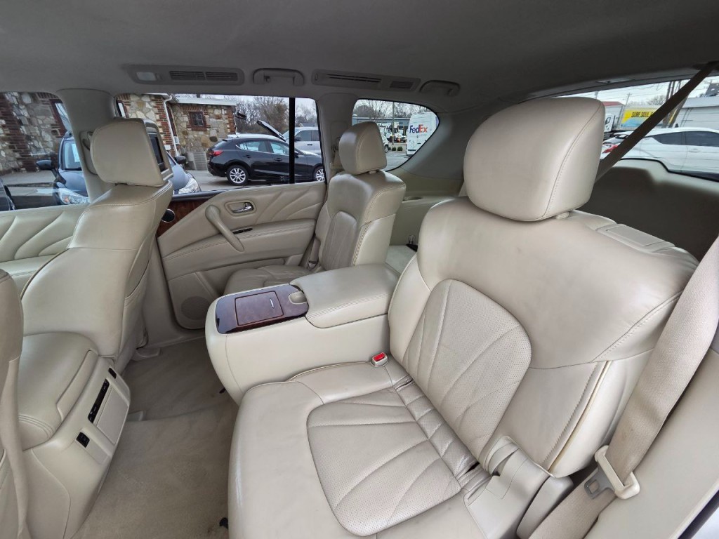 2015 INFINITI QX80 Image 15
