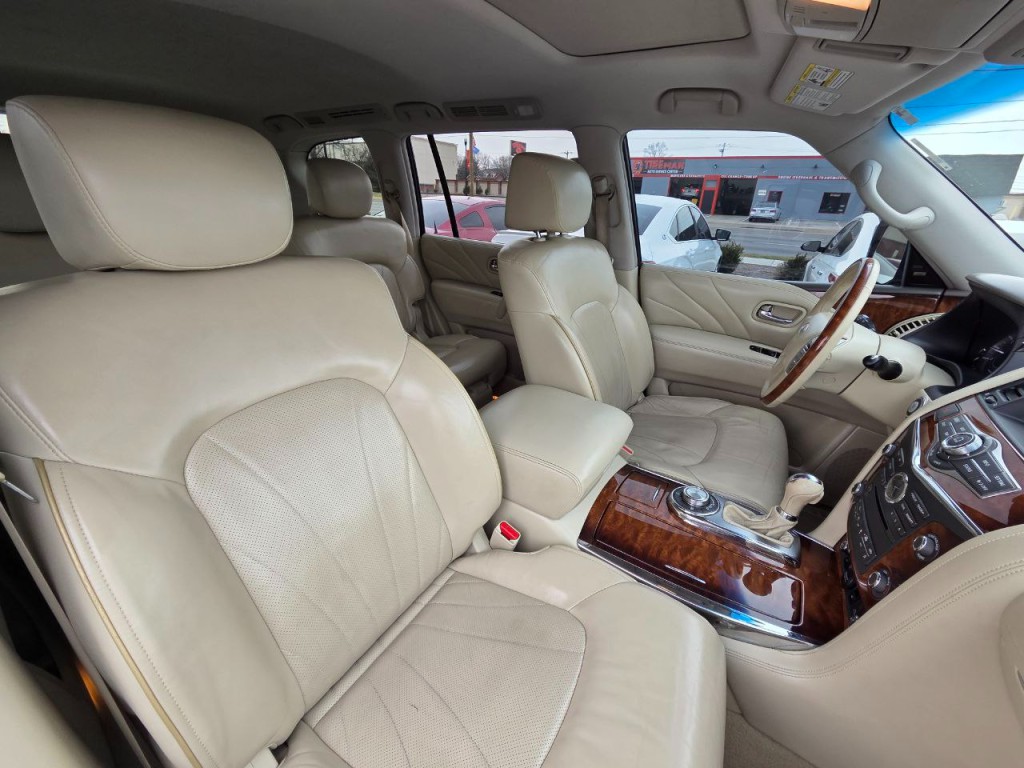 2015 INFINITI QX80 Image 21