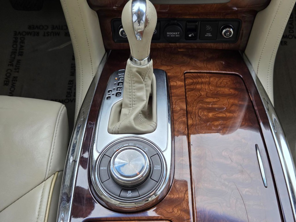 2015 INFINITI QX80 Image 23