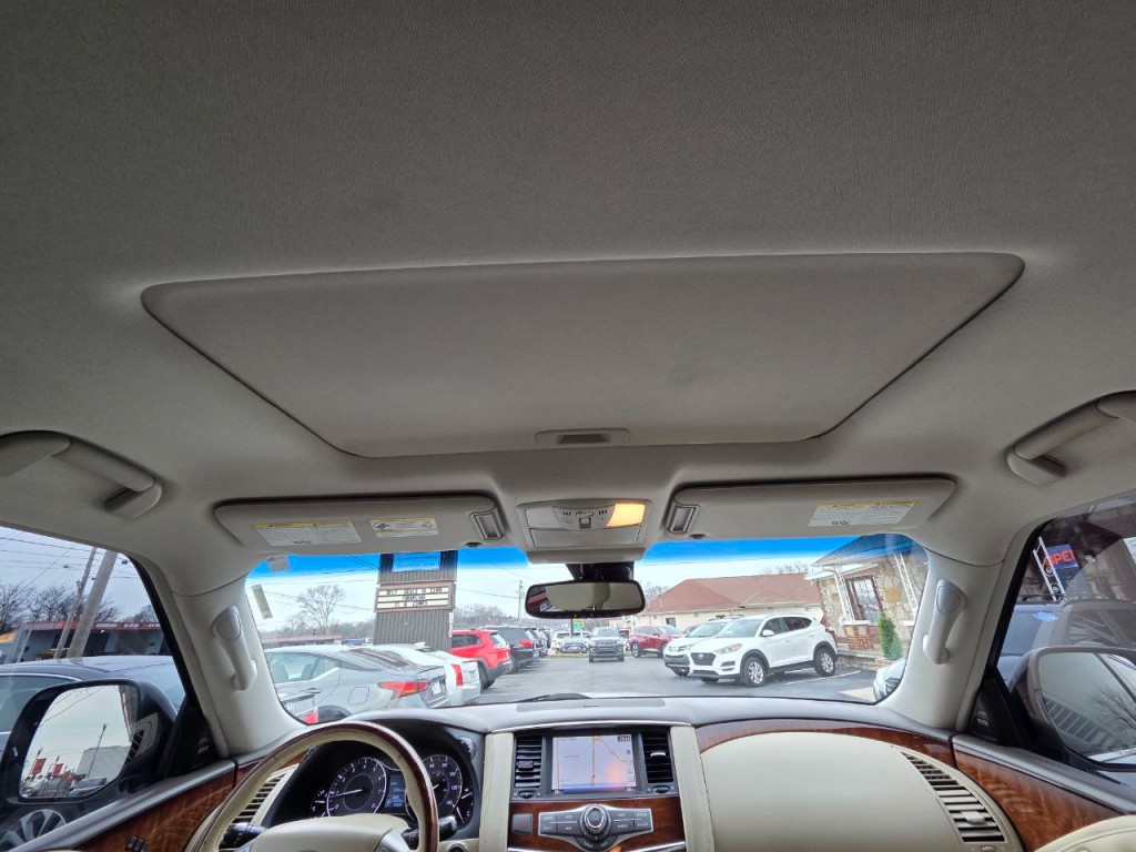 2015 INFINITI QX80 Image 25