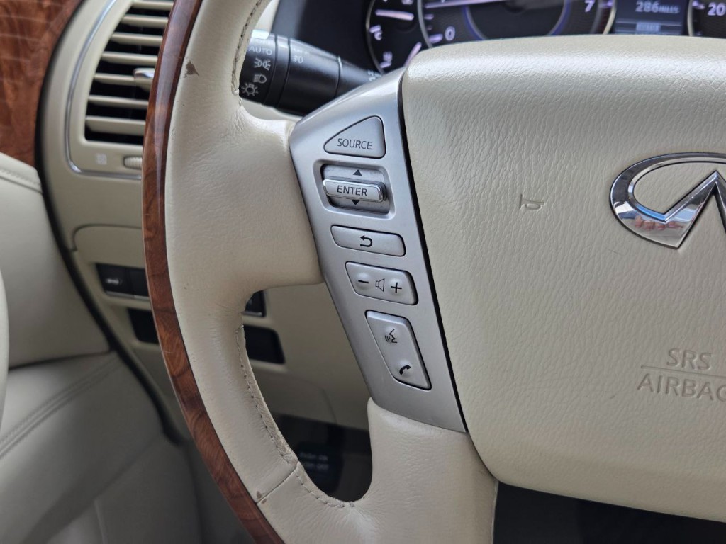 2015 INFINITI QX80 Image 29