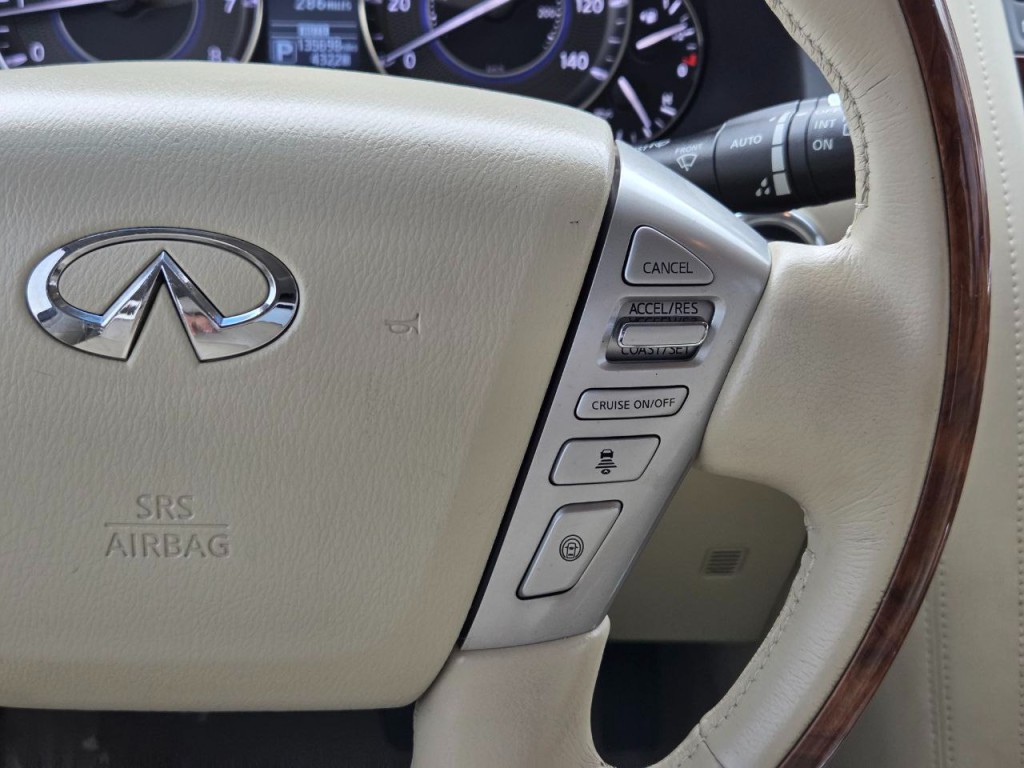 2015 INFINITI QX80 Image 30