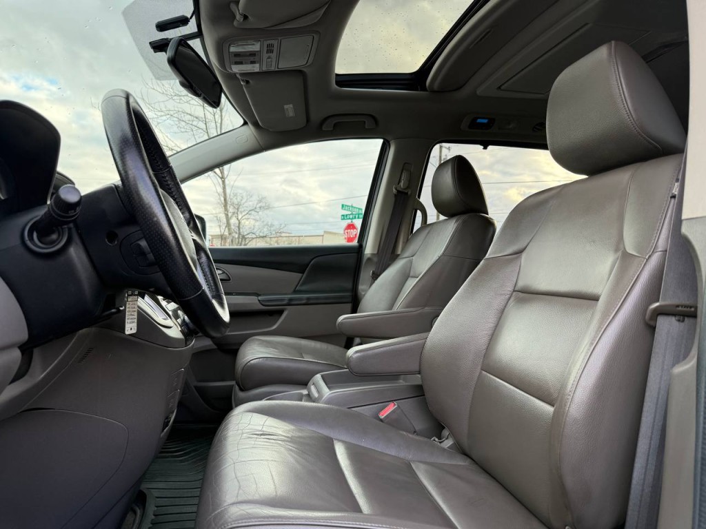 2012 Honda Odyssey Image 12
