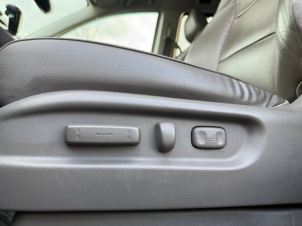 2012 Honda Odyssey Image 16