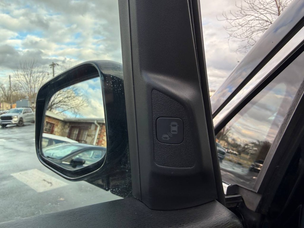 2012 Honda Odyssey Image 17