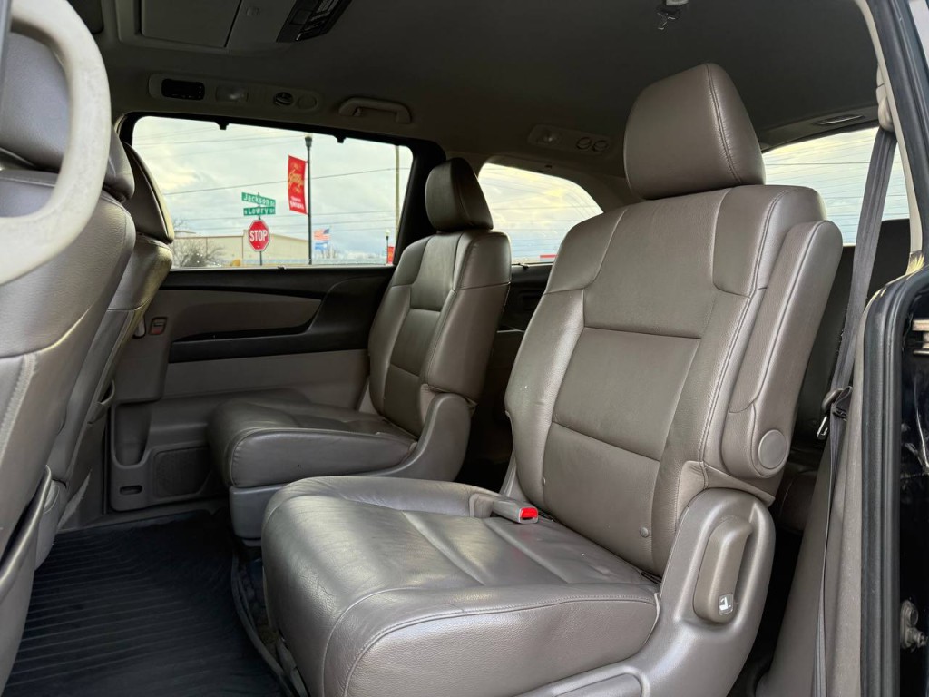 2012 Honda Odyssey Image 18
