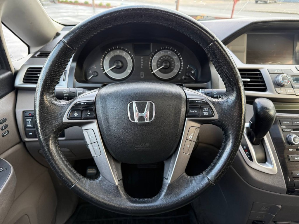 2012 Honda Odyssey Image 22