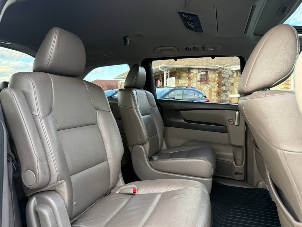 2012 Honda Odyssey Image 29