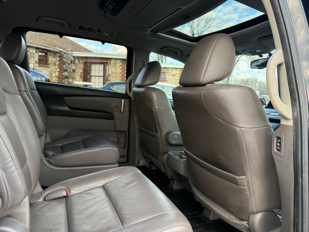 2012 Honda Odyssey Image 30