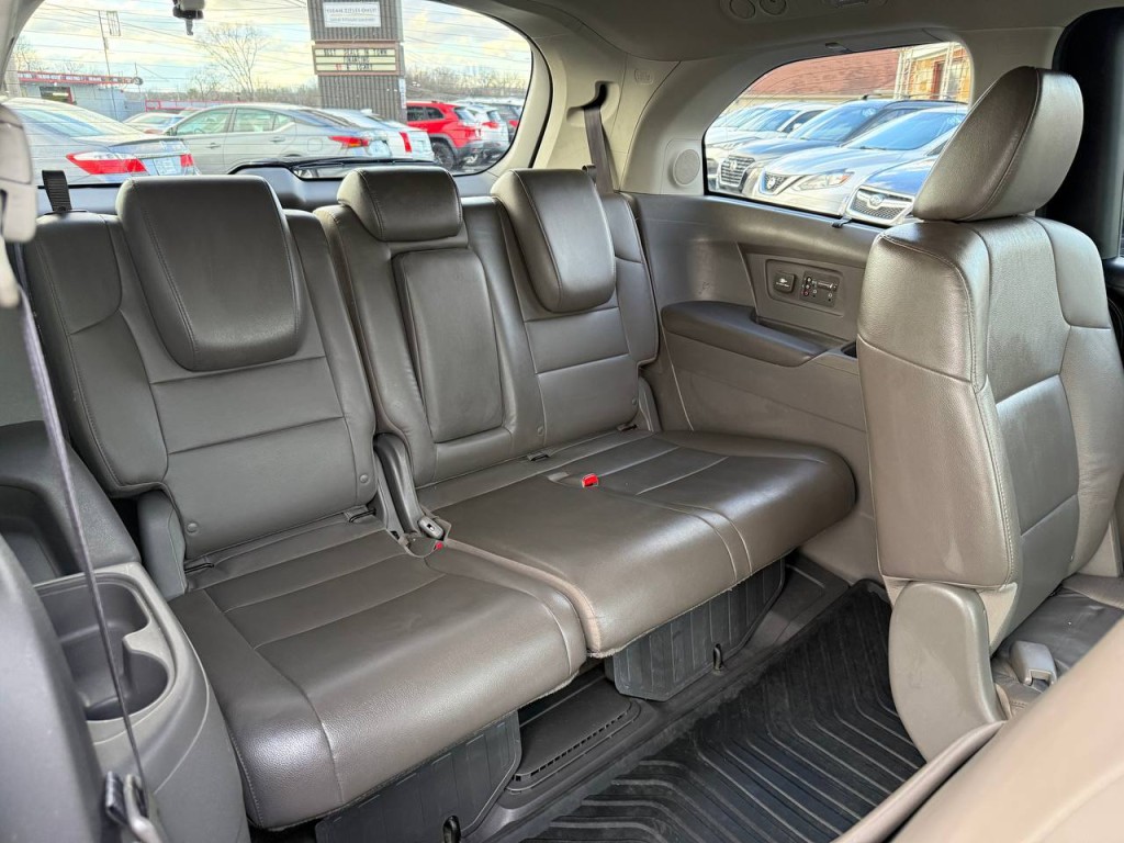 2012 Honda Odyssey Image 31