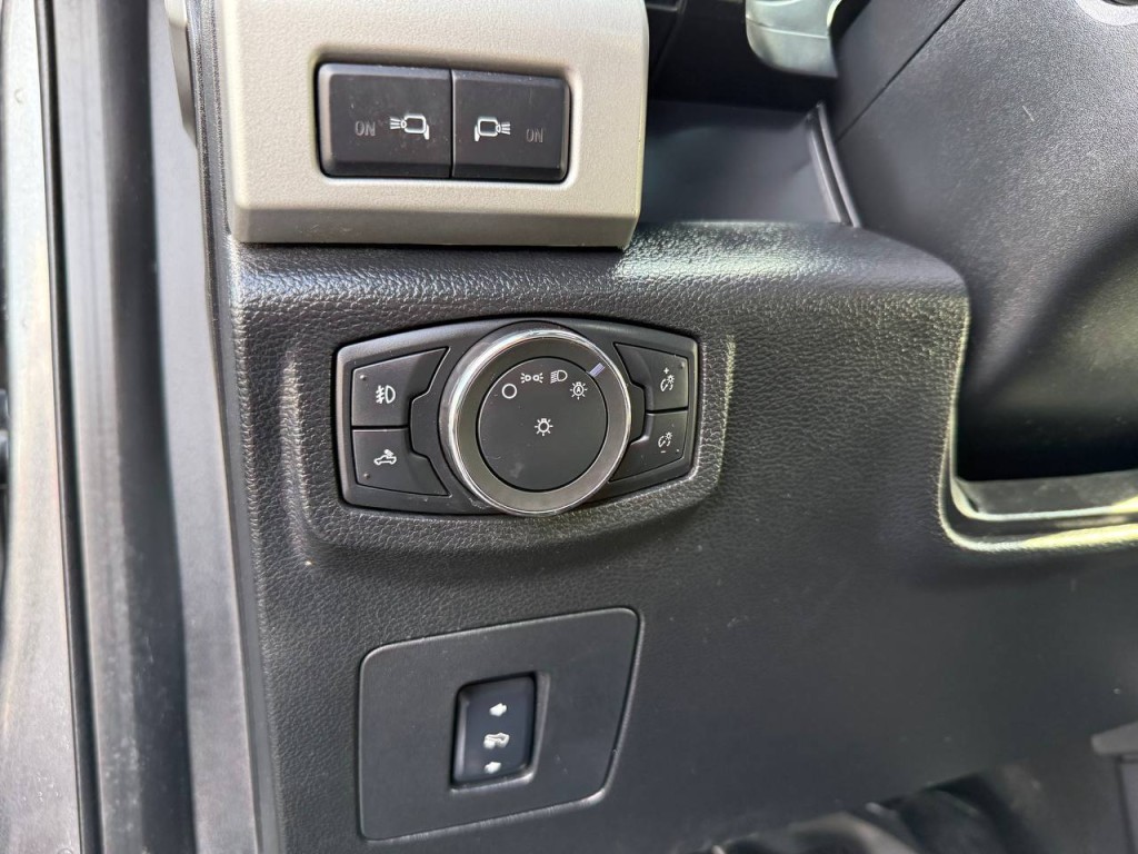 2015 Ford F-150 Image 17