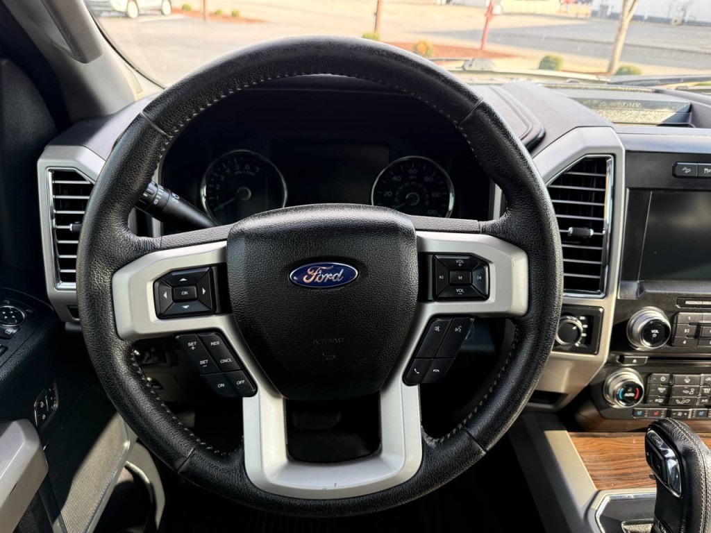 2015 Ford F-150 Image 25