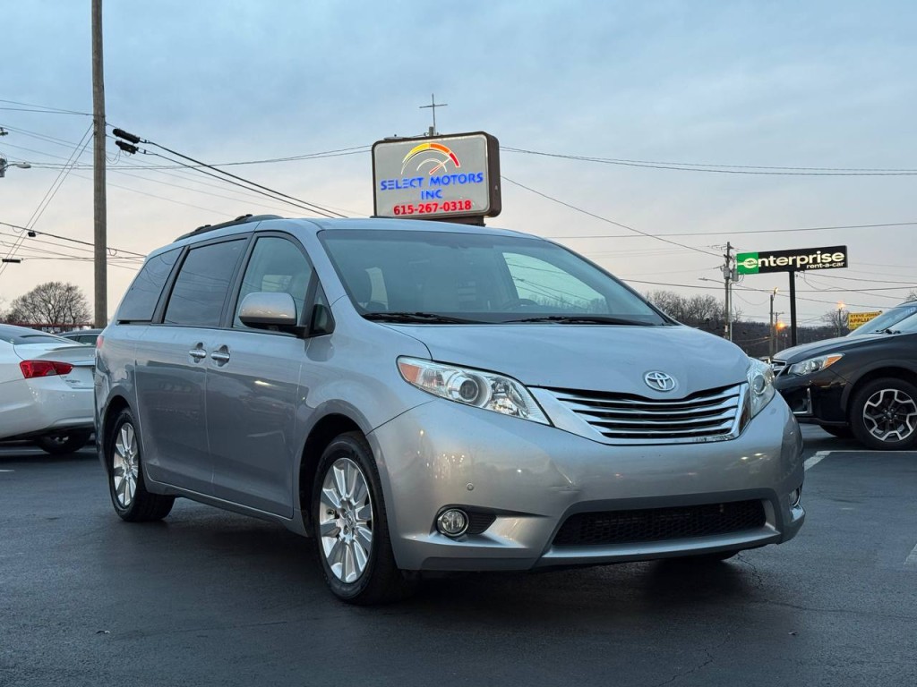 2011 Toyota Sienna Image 7