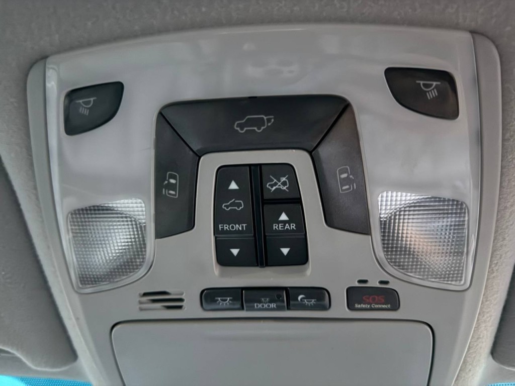 2011 Toyota Sienna Image 36