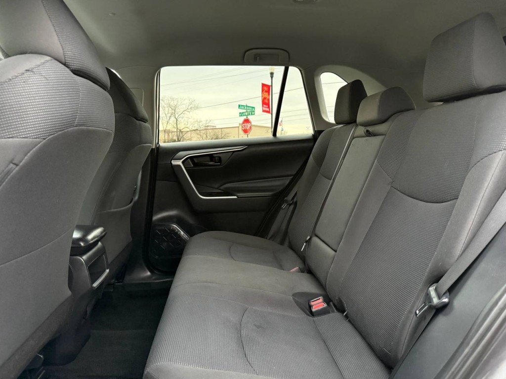 2019 Toyota Rav4 Image 12