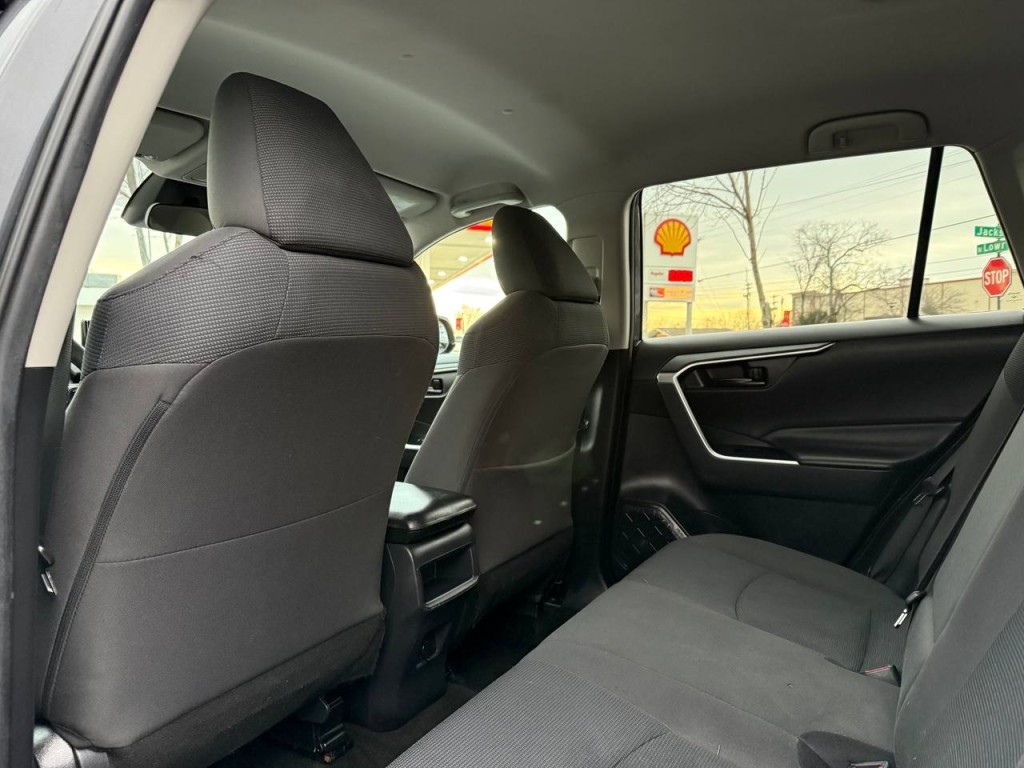 2019 Toyota Rav4 Image 13