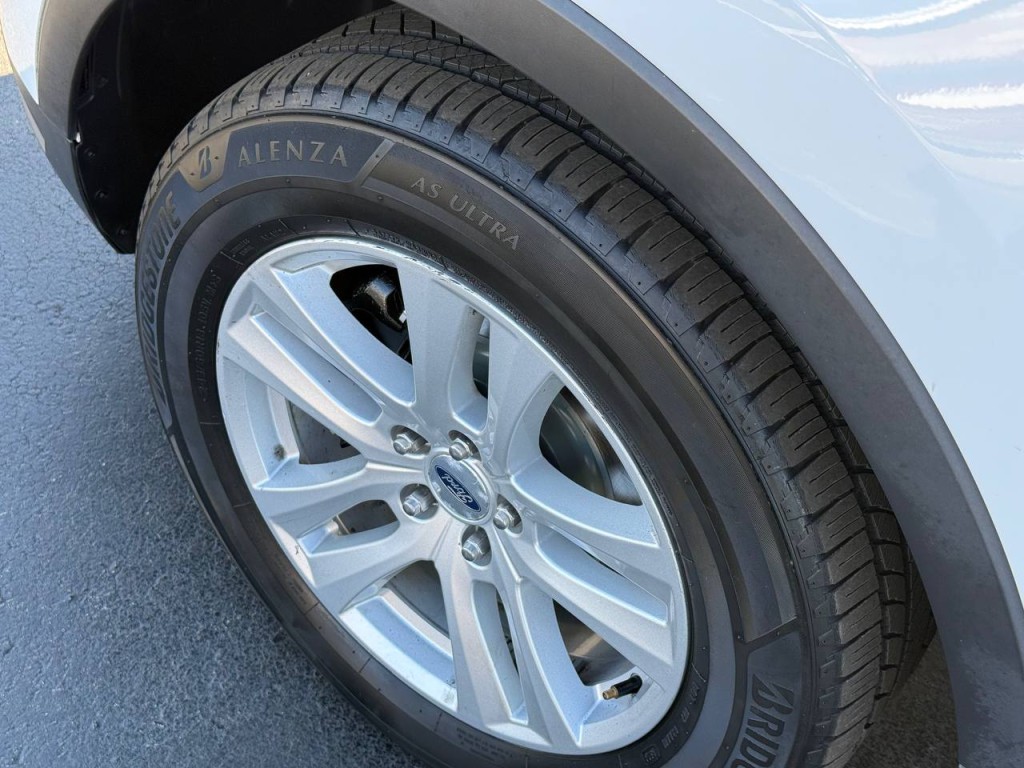 2018 Ford Explorer Image 8