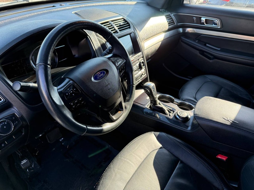 2018 Ford Explorer Image 15