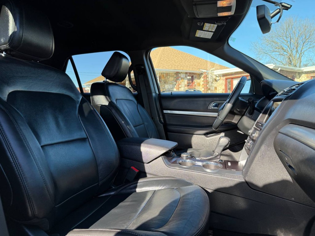 2018 Ford Explorer Image 32